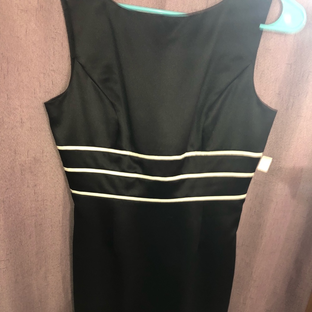 Maggy London Petite Formal black and white dress